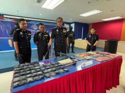 新山警方捣毁淡杯毒窟 起获逾138万令吉毒品捕3嫌犯