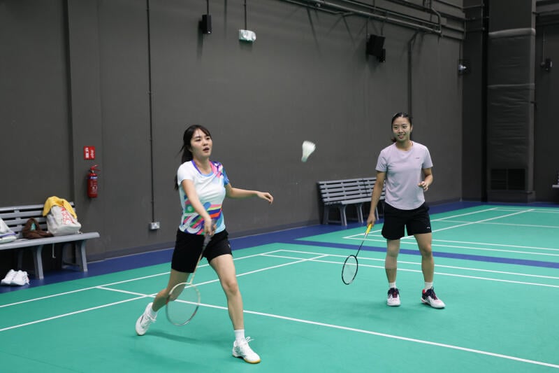 已签发 柔：狮城二三事头条：新剧与羽球国手杨佳敏交锋 黄暄婷：没压力