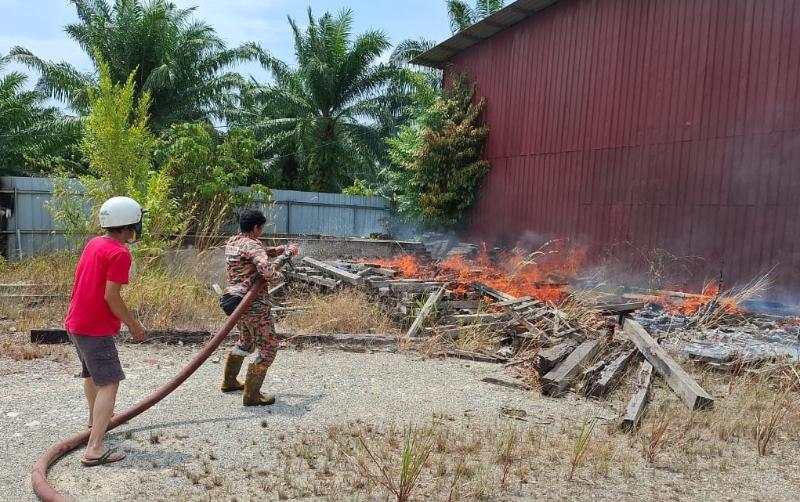 边佳兰五湾野火 近5公顷草地及1间储藏室烧毁