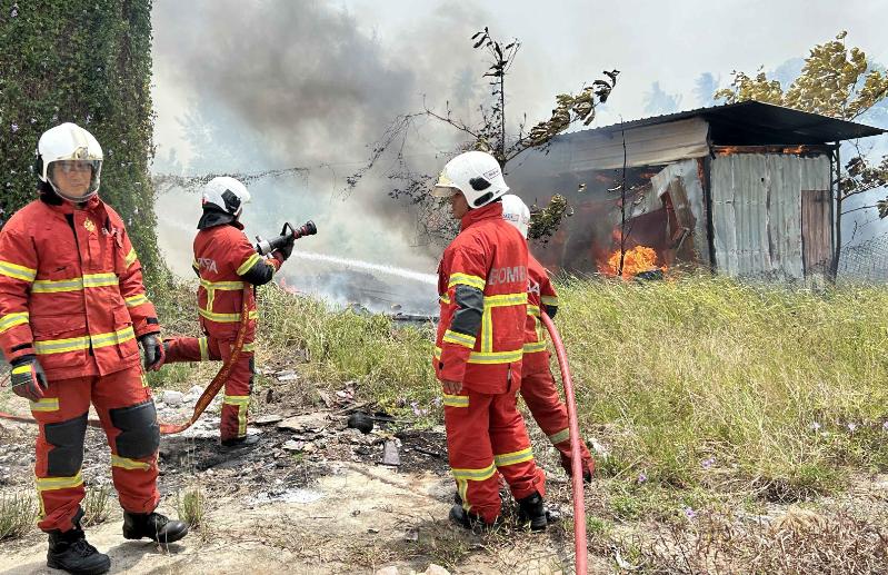 边佳兰五湾野火 近5公顷草地及1间储藏室烧毁