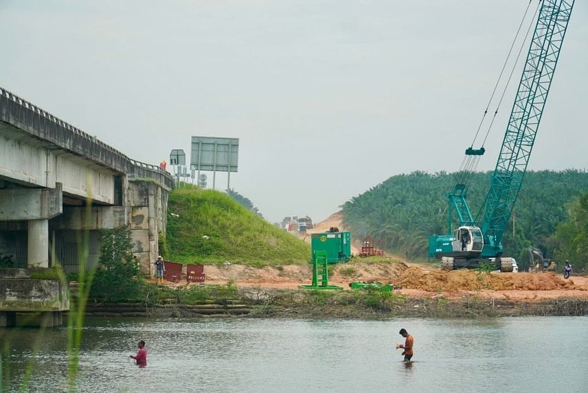 **已签发**柔:士乃迪沙鲁大道提升工程 法兹里:进度达30.09%。
