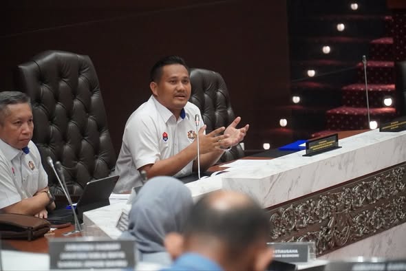 **已签发**柔:士乃迪沙鲁大道提升工程 法兹里:进度达30.09%。