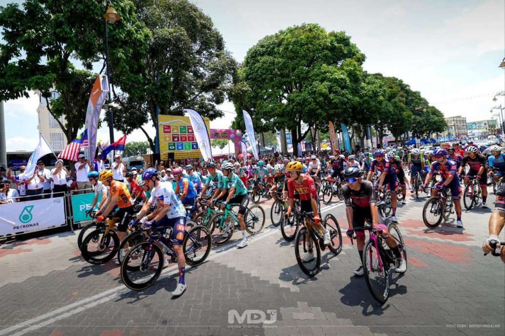 **已签发**柔：头条之一或显刊：“柔佛人巡回之旅” 86摩托车组队走遍东甲州选区