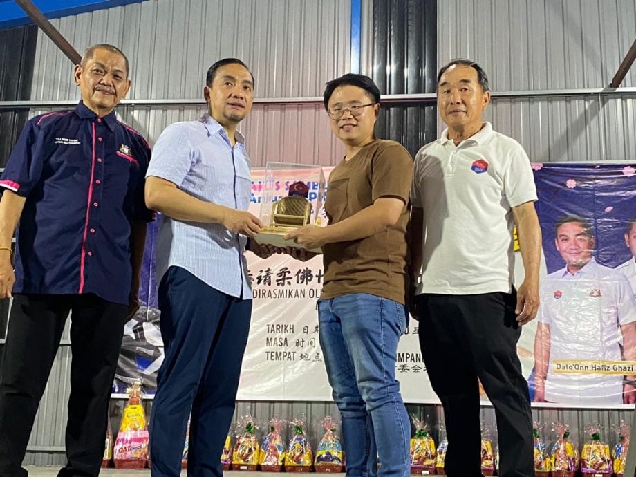 **已签发**柔:头条之一:新邦令金新村庆中秋 大臣再秀中文赢掌声