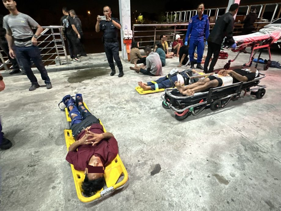 *已签发*柔：文告：船只与水警巡逻艇 10疑偷渡者受伤入院