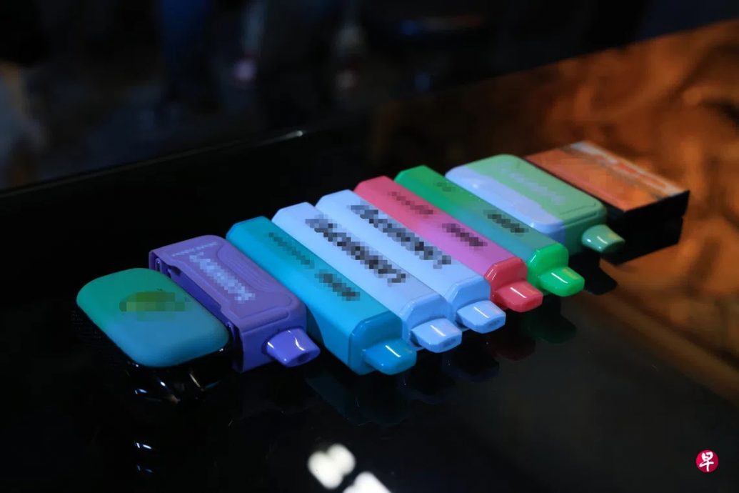 *已签发*柔:狮城二三事:6周行动捉逾1300人 狮城百余人持含依托咪酯电子烟