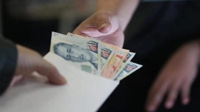 狮城滨海艺术中心与艺苑前职员  涉2公司索贿逾30万被控