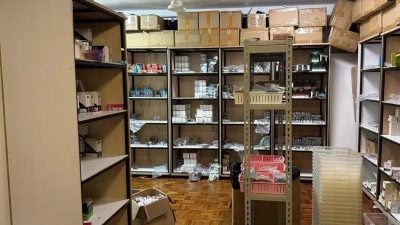 狮城警捣毁电子烟团伙  13人加控有组织罪案