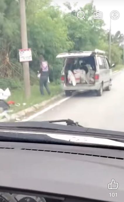 **已签发**柔：男子劝阻随意丢垃圾者被赞爆网民纷纷标相关机构吁展调查