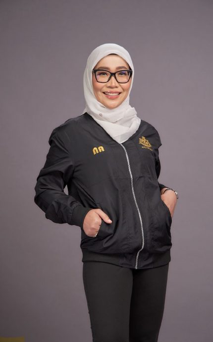 **已签发**柔:第二版头:特稿〡4巨桶亮相休闲公园,古市会首推垃圾回收