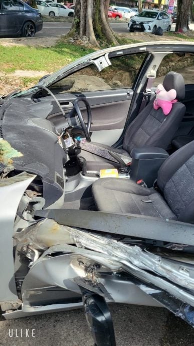 **已签发**柔：误踩油门1车连撞5车  警方：女司机非酒驾