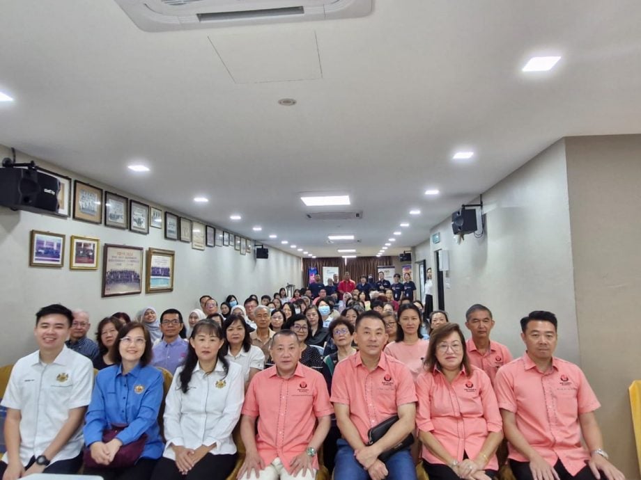 **已签发**柔:銮中总与国行联办金融讲座 探讨金融诈骗课题