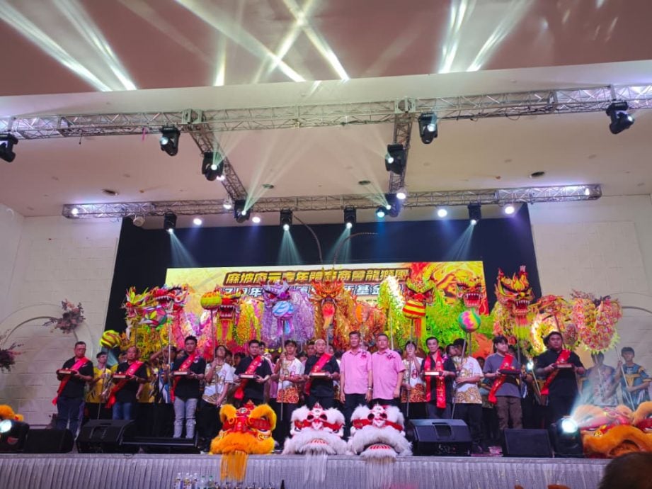 **已签发**柔:麻坡康元龙狮团筵开百席 庆17周年暨筹募会所基金