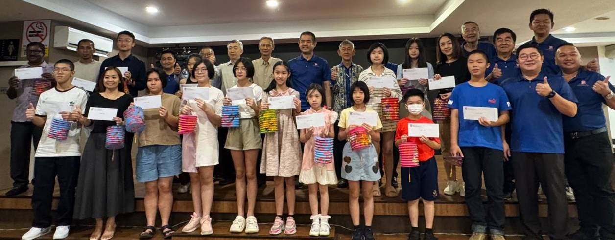 已签发(大北马)北马轮胎总会颁发奖励金给23名会员子女。