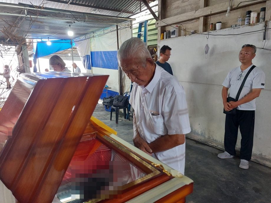 跌落海不治 古楼渔民陈国维举殡