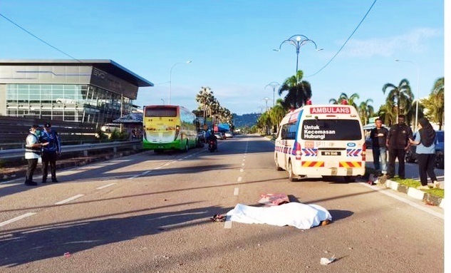 已签发(大北马)女子遭旅巴猛撞 重伤当场逝世