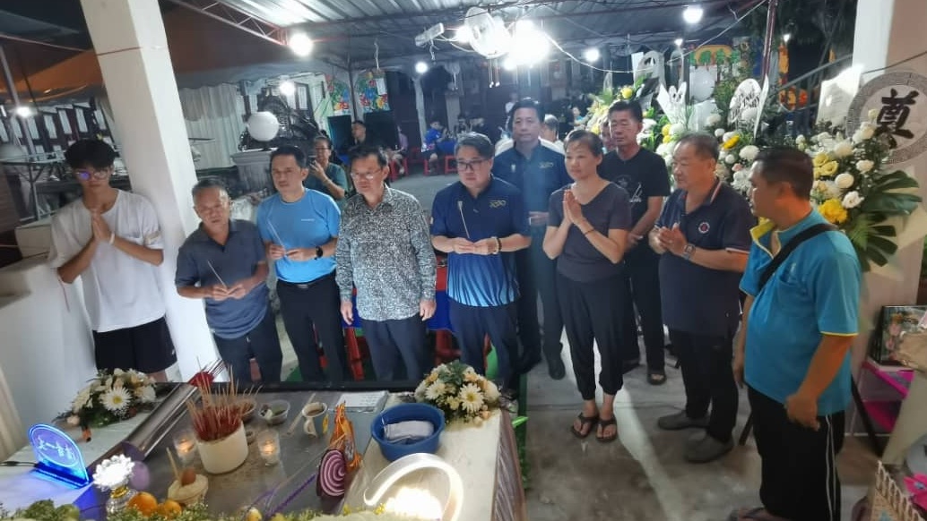 已签发(大北马)新邦安拔村长陈忠和离世