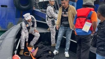 男学生渡轮上高烧昏迷  APMM队员上船救人