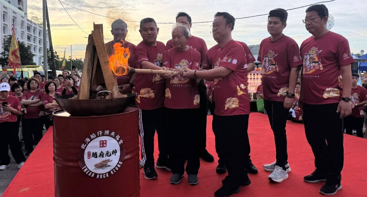 已签发(大北马)第二届“与子龙走街”文化活动盛大登场,吸引逾千人参与。