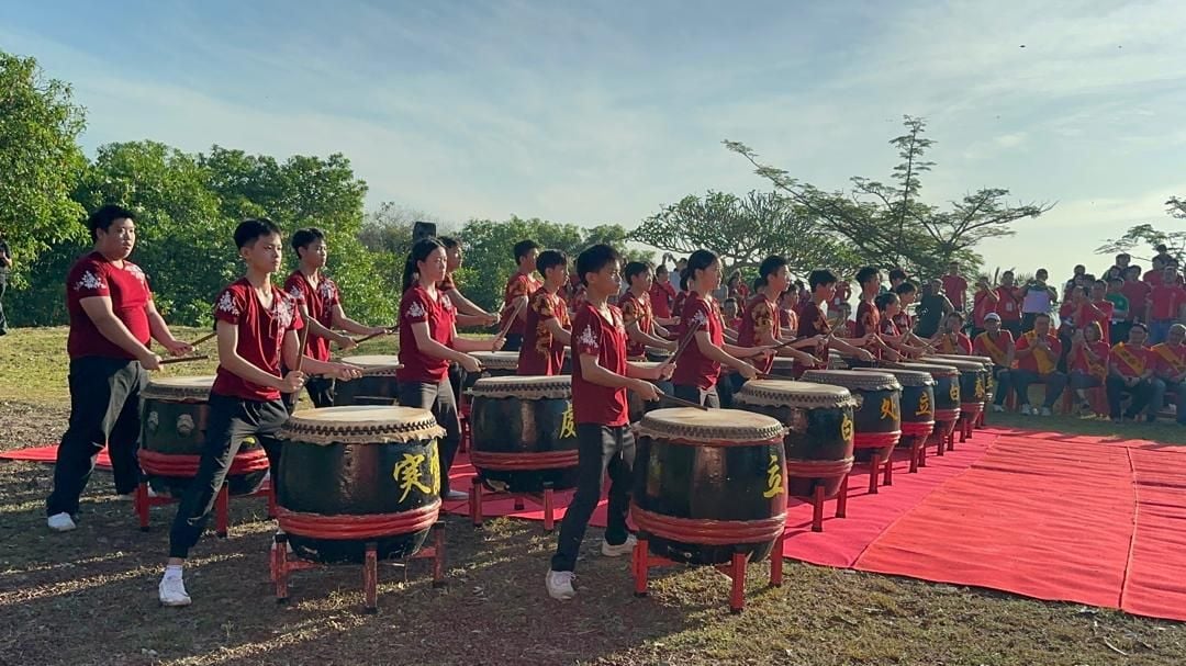 已签发/(古城封面主文)三宝山再现红龙环山 延续重阳节传统习俗
