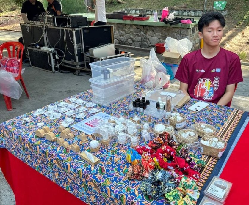 已签发/(古城封面主文)三宝山再现红龙环山 延续重阳节传统习俗