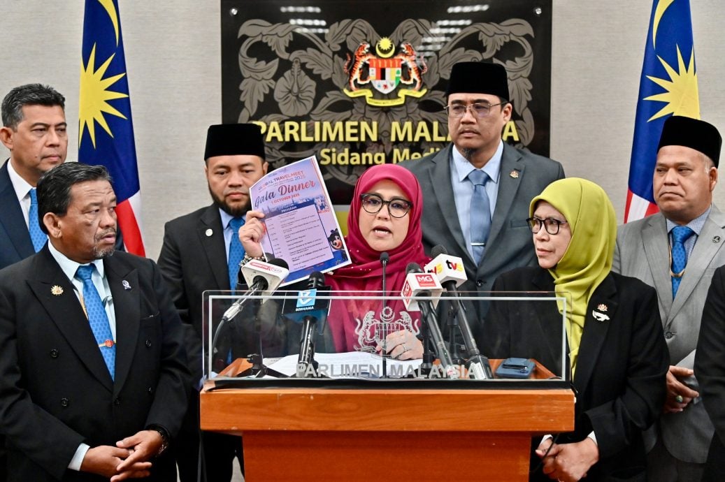 已签/旅游局宴有酒风波| 反对党要求酒店公开账单 “谁支付酒水费用?”