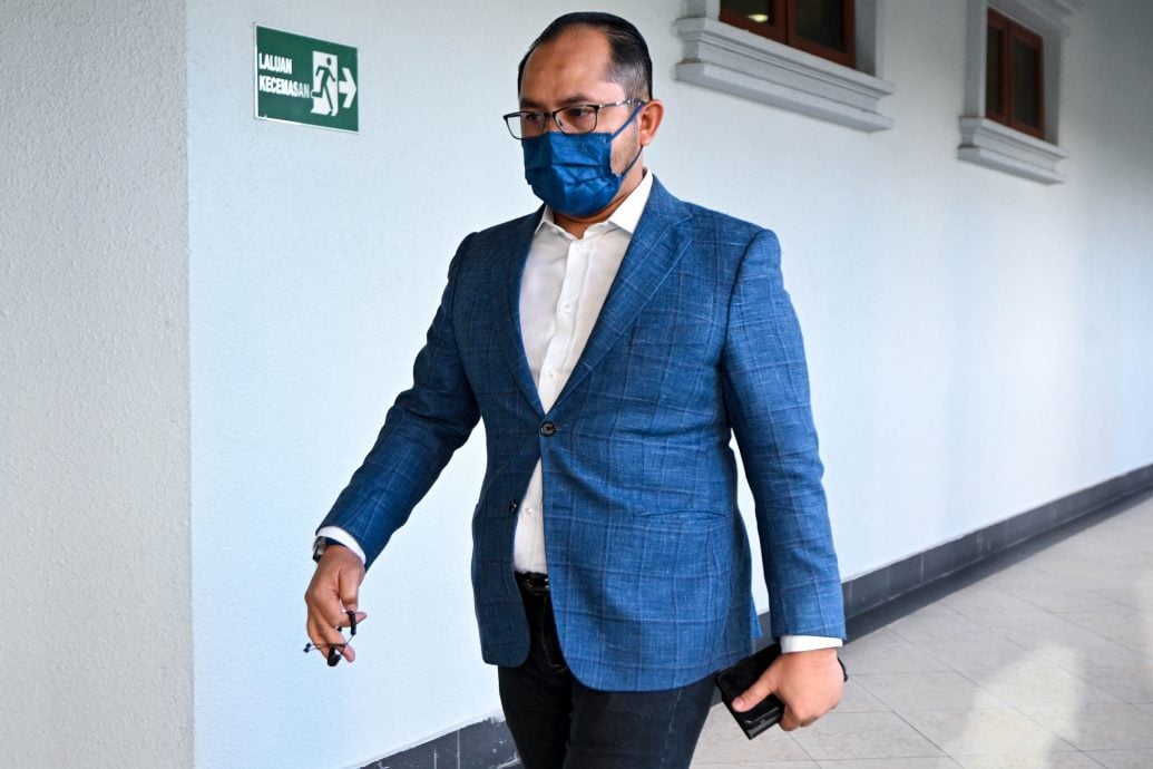 已签/韩沙前政秘被控贪污|证人：赛益曾签署支持信 助获3.8亿合约