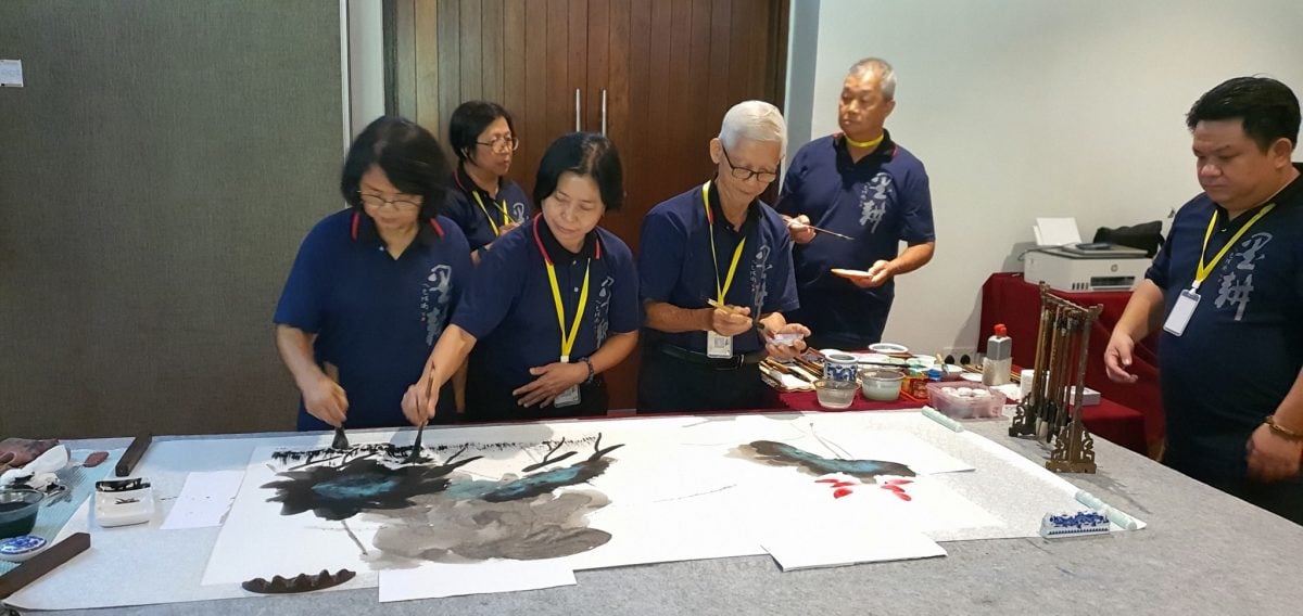 彭佛教会展出多达72幅师生作品,“墨耕”水墨画展欢迎民众来观赏。