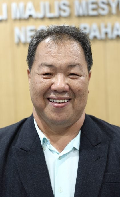 彭公正党7新村村长获颁委任状。沈春祥:继续争取8新增村长职。