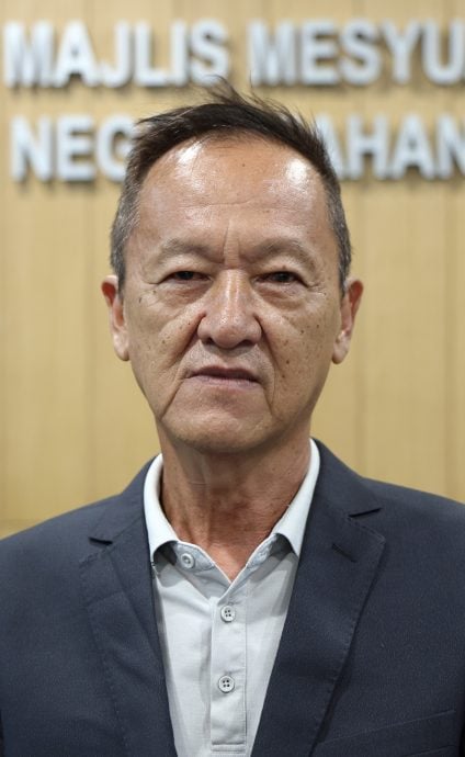 彭公正党7新村村长获颁委任状。沈春祥:继续争取8新增村长职。