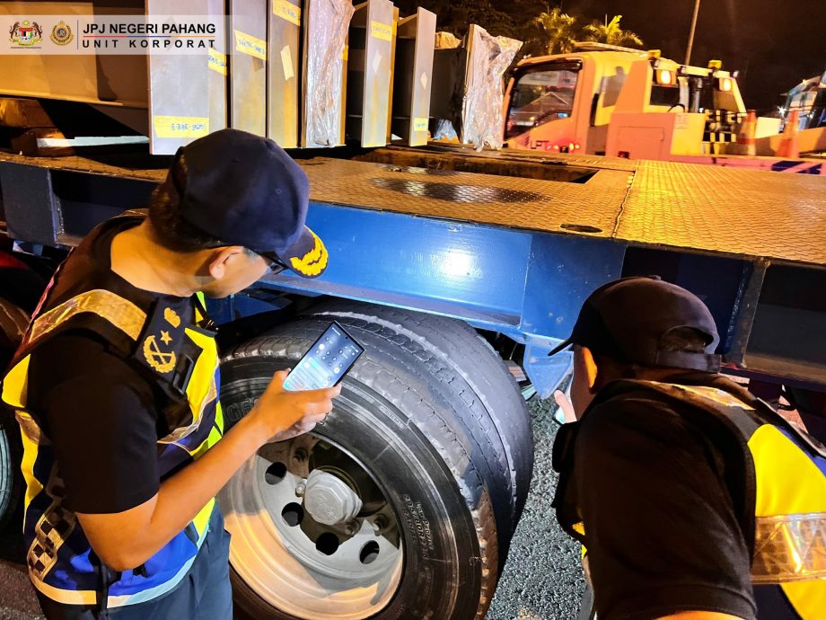 彭陆交局文冬展开联合执法行动，扣查19非法入境者1吸毒者。