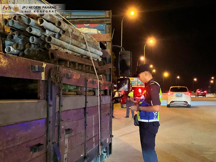 彭陆交局文冬展开联合执法行动，扣查19非法入境者1吸毒者。