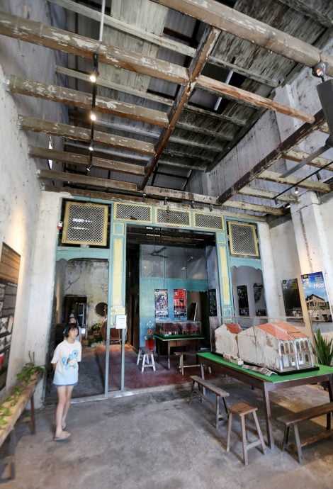 待上网: 新村美化动起来 |28日见报∕ 甲板新村活化 从老建筑文史到社区美化串连魅力