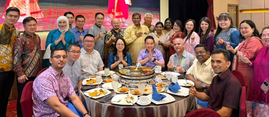 必下,请签发-大都会/(主文)甘纳:巴生大团拜明年重返务边巷盛大举行