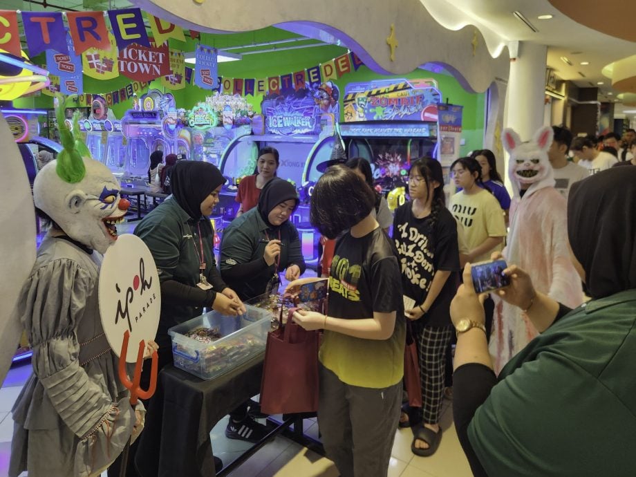 怡保百利广场“怪兽派对”热闹登场 亲子齐欢庆万圣节