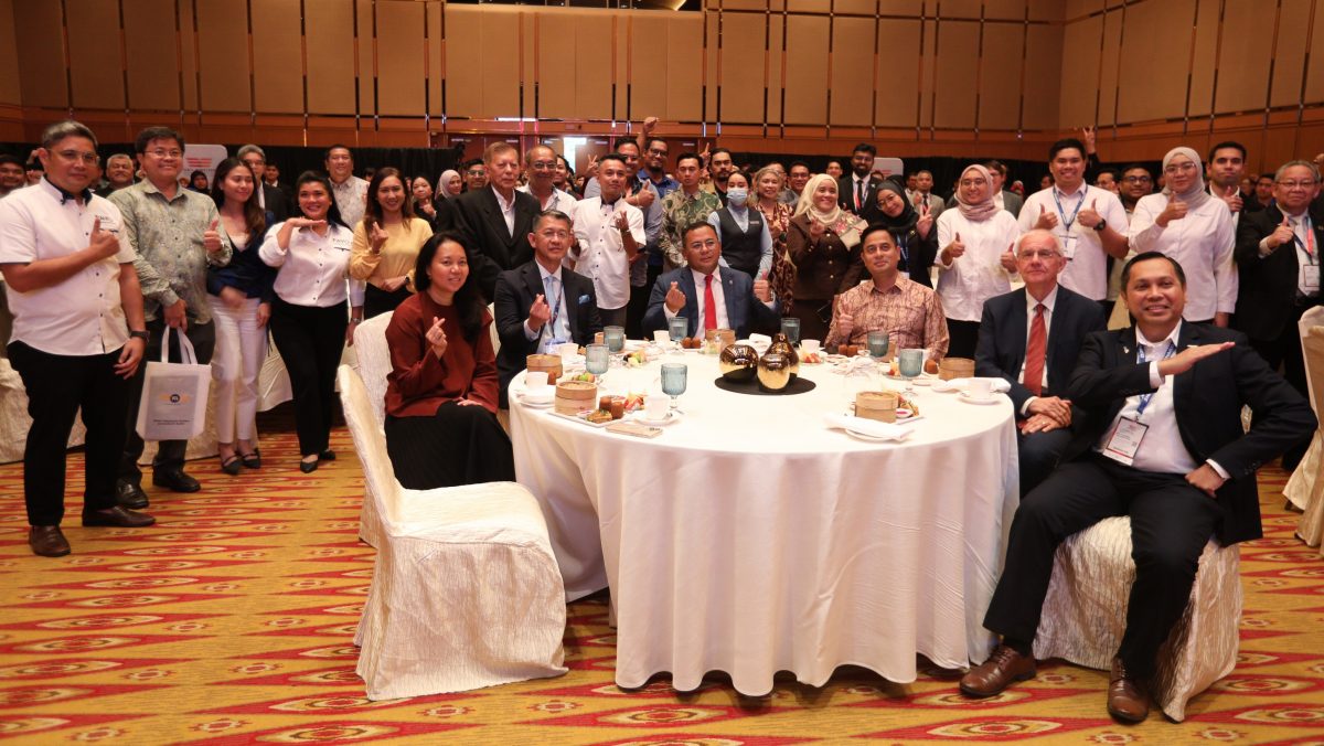 急/请删短/全国/雪兰莪国际商务峰会|雪大臣放眼雪州成为无人机领域领头羊