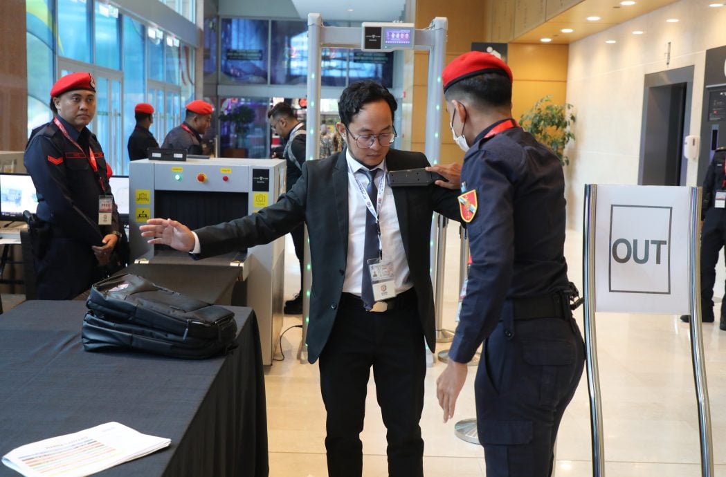 总警长亲自监督峰会彩排活动