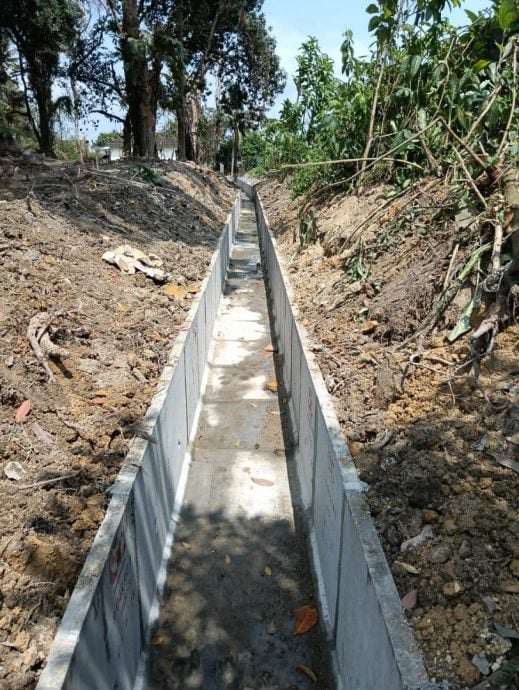 房地部拨230万 提升马登巴冷11新村基础设施