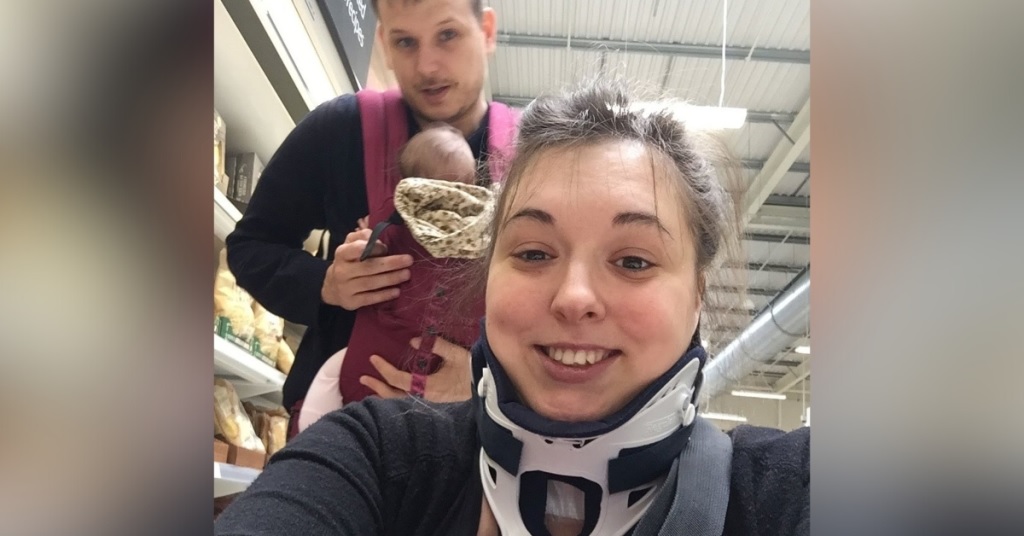 打个哈欠脖子竟断了 全身如遭电殛 女子半身瘫痪