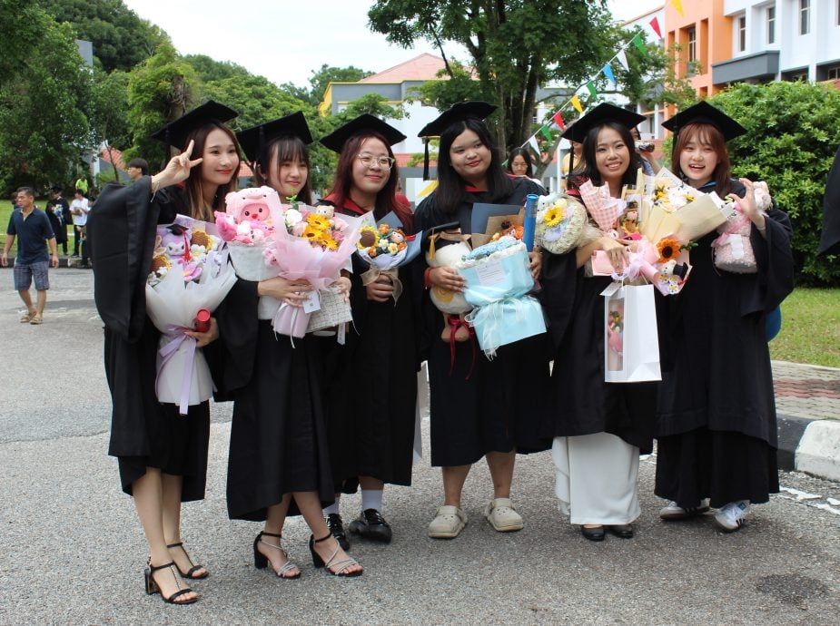 拉曼理工大学毕业礼 253毕业生高唱骊歌