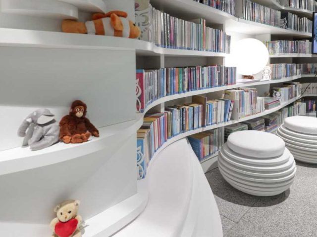 拼盘,波兰地铁站里地下图书馆 引领通勤新风尚:放下手机,邂逅书香