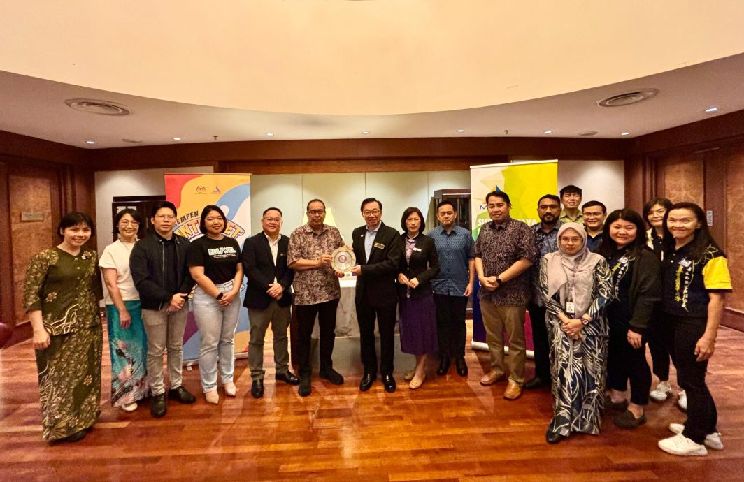 文告：政府应出台政策，管制青少年接触网络游戏