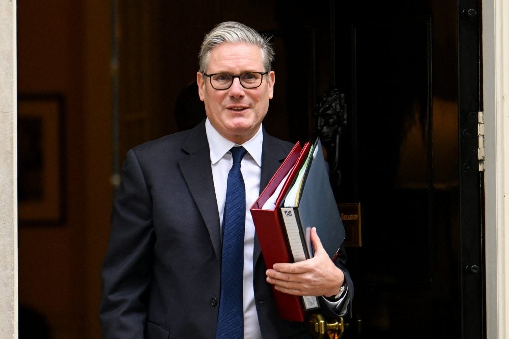 斯塔默接受国会质询 将公布涉中国间谍案关键证词