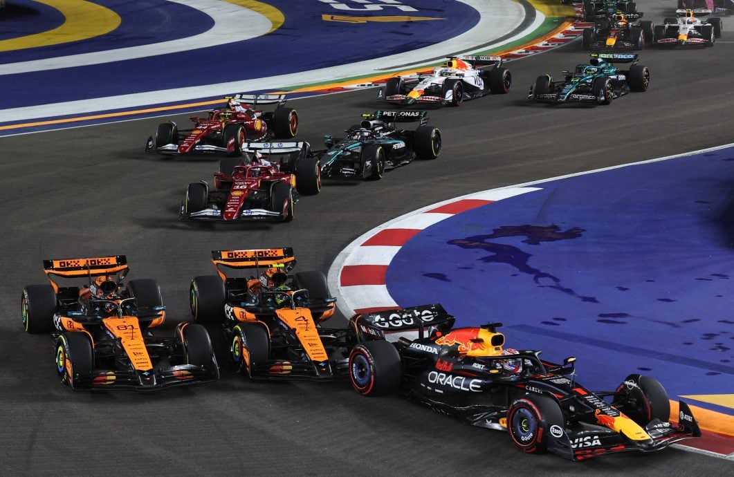 新加坡站F1|自家车手“擦枪走火”引关注  迈凯轮奠定队史第10冠