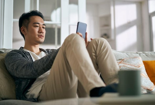 新研究:每天少坐半小时有助于提升代谢健康