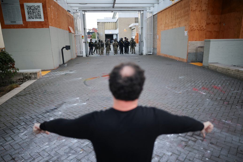 无视法院禁令 美军调派200名加州国民警卫队成员进驻波特兰 俄州加州拟提告