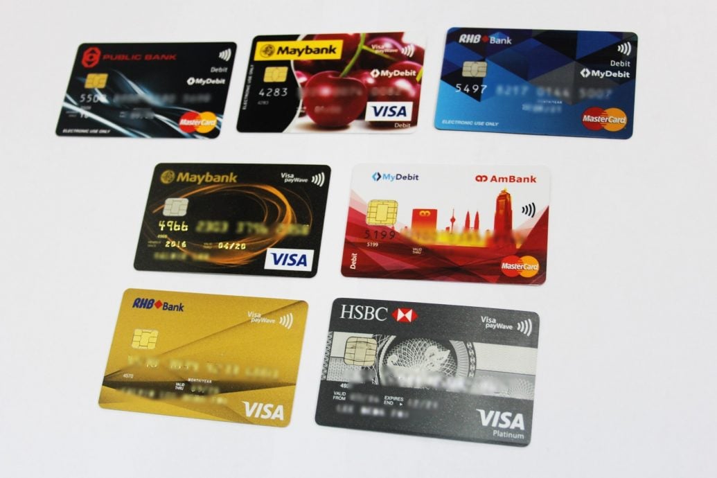 早班车:别好心借出银行卡! 网友:曾触法闹上法庭