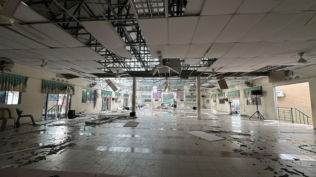 暴风雨引发严重风灾 昔江港多区满目苍夷