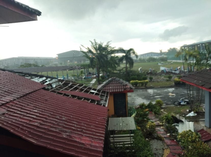 暴风雨引发严重风灾 昔江港多区满目苍夷