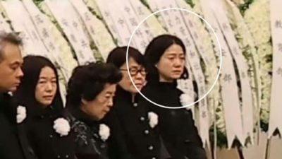更新)杨振宁告别式现人龙 遗孀翁帆黑衣哀戚露脸